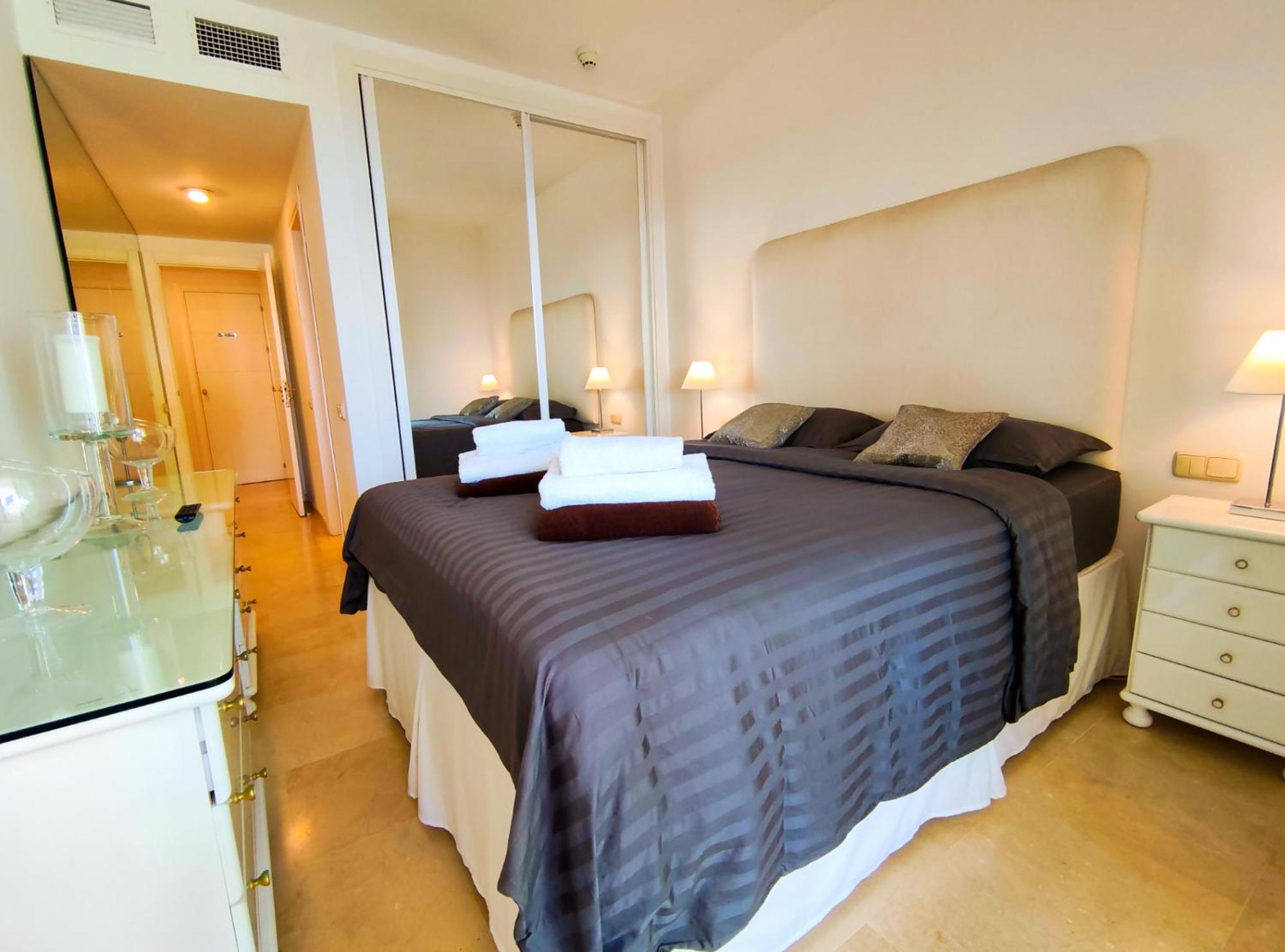 Luxury Frontline Residence Ehhouse Естепона Екстериор снимка