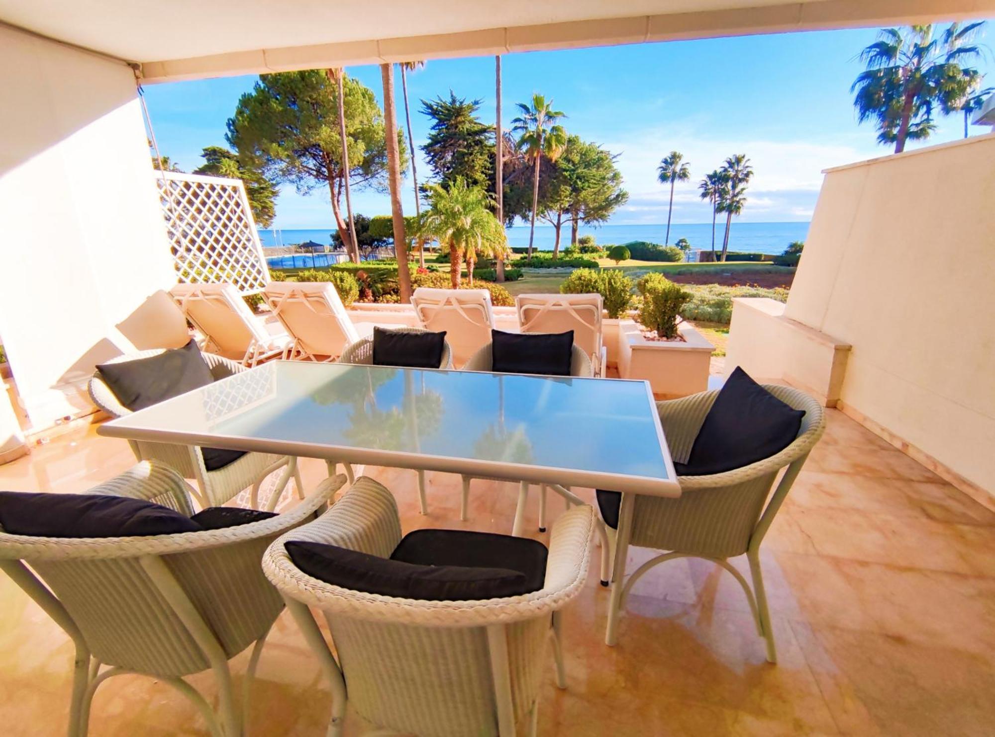 Luxury Frontline Residence Ehhouse Естепона Екстериор снимка
